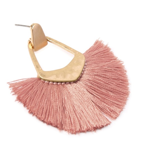 Bohemian Silky Thread Tassel Fringe Statement Drop Earrings
- DUSTY PINK - Picture 3 of 4